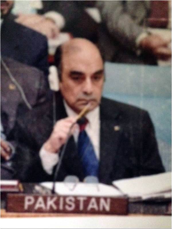 Khalid Mahmood, 1945-2014