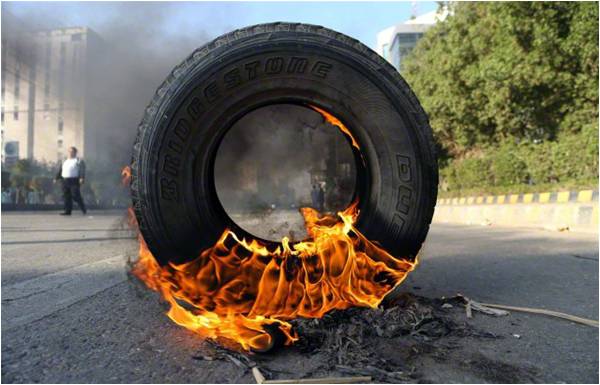 Cracks emerge in PTI Karachi
