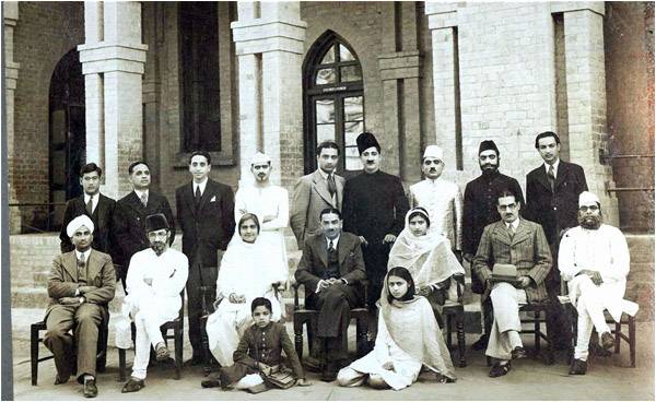 Zia Mohyeddin’s first stage appearance (1940)