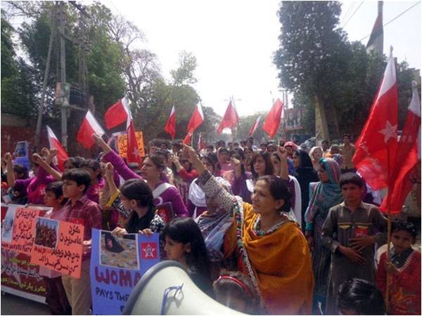 “Aurat Jagi”: The Left Way