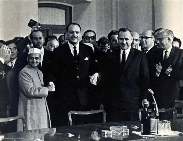The falling out at Tashkent (1966)
