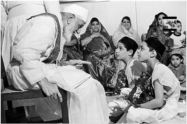 A Parsi navjote (1985)