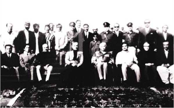 Shah of Iran in Larkana (1973)