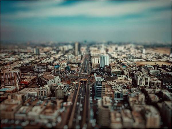 The city without a government