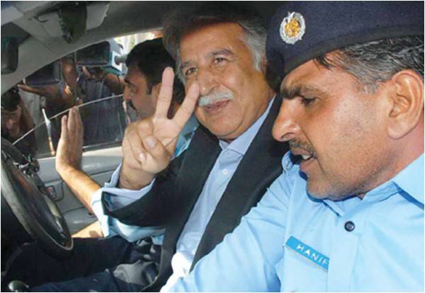 How the Pakistani bureaucrat became a fat cat