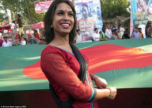 Bangladesh’s ‘third gender’ awaits legal protection