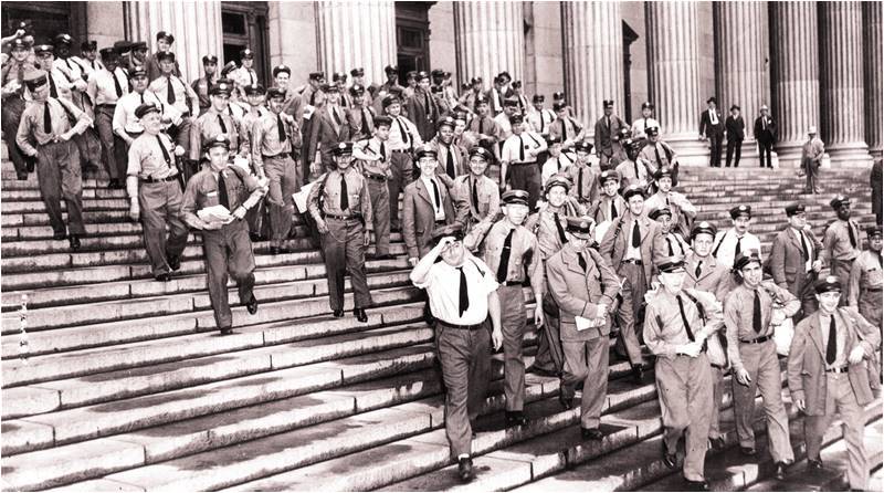 Carriers setting out on their daily rounds (1936)
