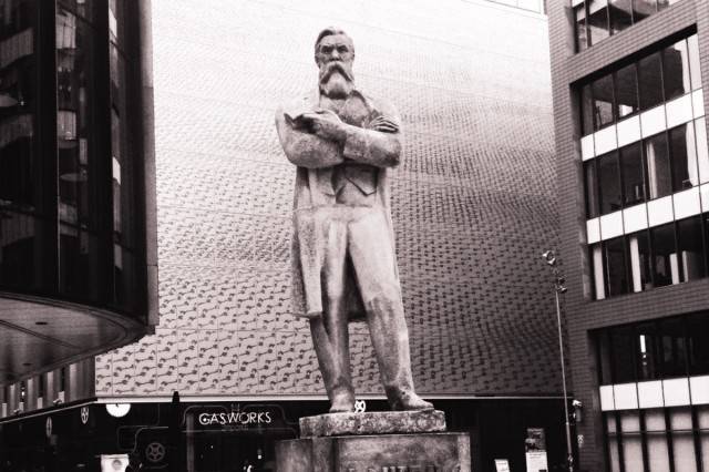 Altruists with Ragged Trousers - II
