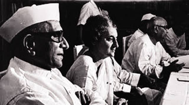 Did external influences in Indian politics increase after Congress split?