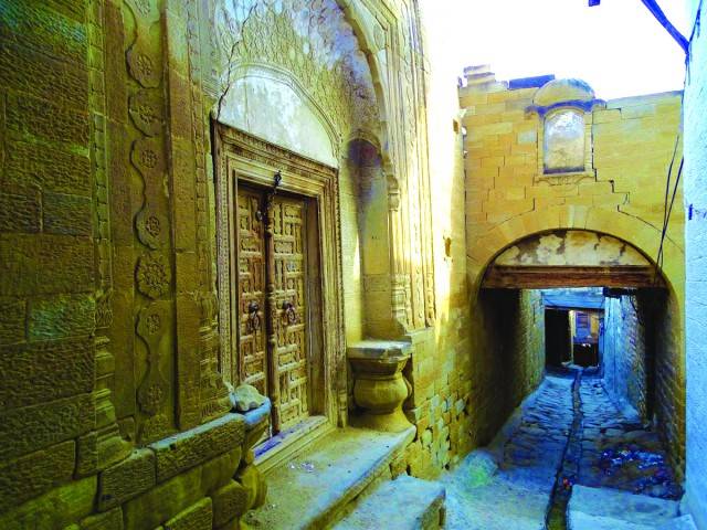 Temples and Havelis of Makhad