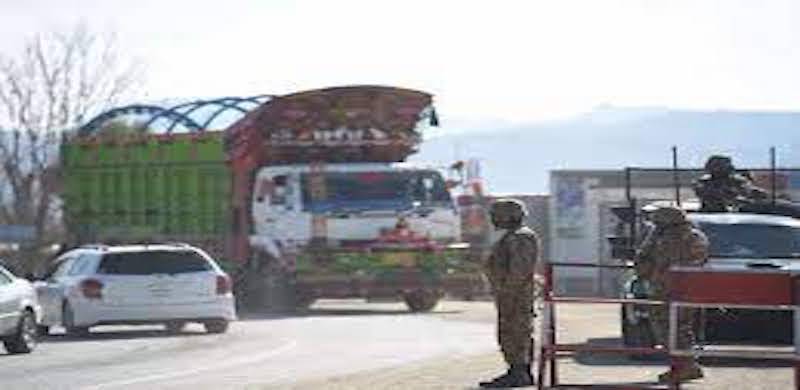 TLP Workers Beat Up Two Policemen, Snatch Educational Institute's Bus In Lahore
