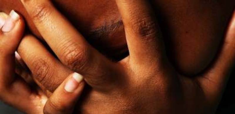 Woman Attempts Suicide Outside Lahore Court Over Inability To Fight Legal Battle Against Husband Accused Of Raping Daughter