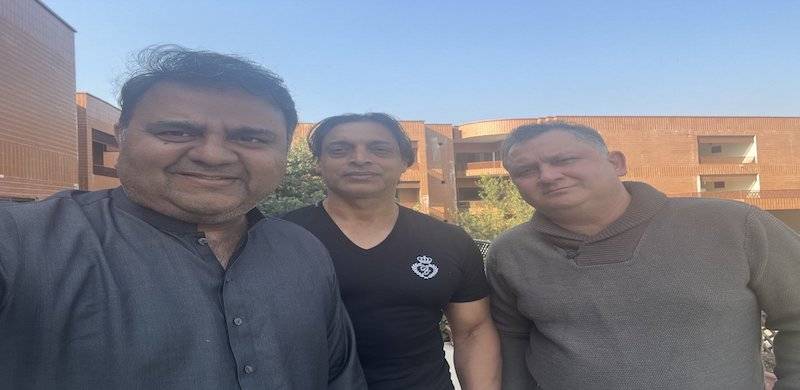 Shoaib Akhtar, Nauman Niaz End Spat After Minister Fawad Chaudhry's Intervention