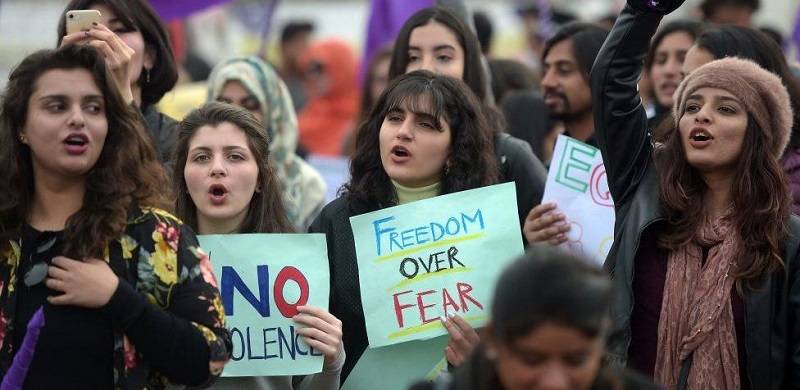 Aurat March Petitions LHC To Uphold Right To Assembly, Condemns Lahore Administration's Lack Of Cooperation