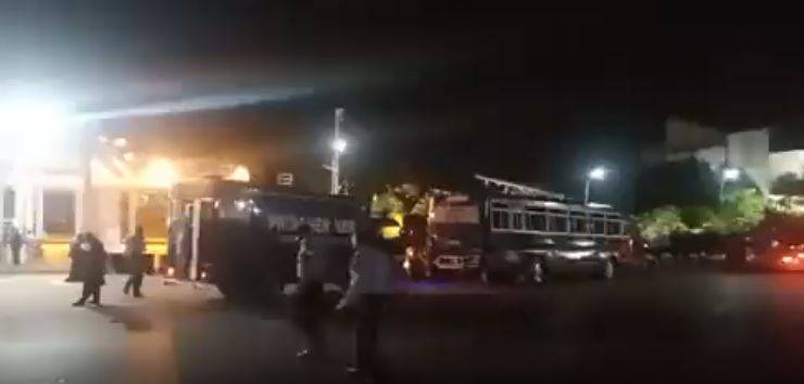 Prisoners' Van Reaches Parliament House As Authorities Gear Up To Implement SC Order