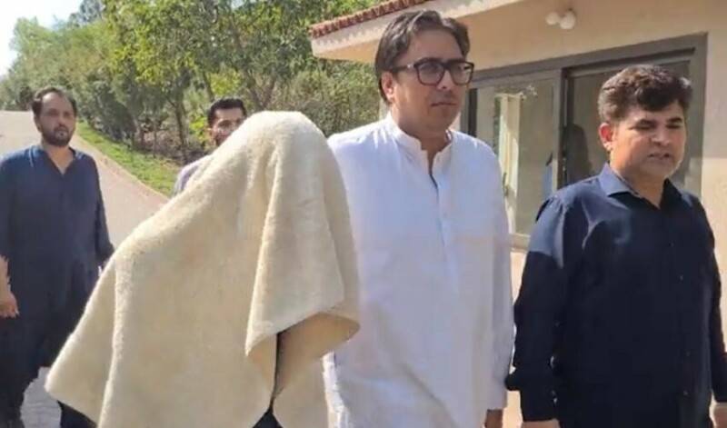 Alleged ‘Spy’ Working As Staff At Imran Khan’s Bani Gala Residence Captured