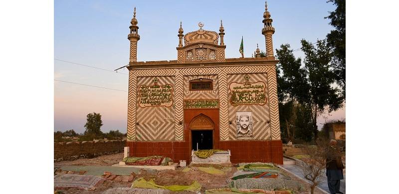 Sufis Of Shikarpur: The Qadiri Saints Of Mian Jo Goth