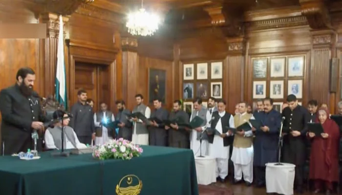 Punjab Governor Administers Oath To 21-Member Cabinet