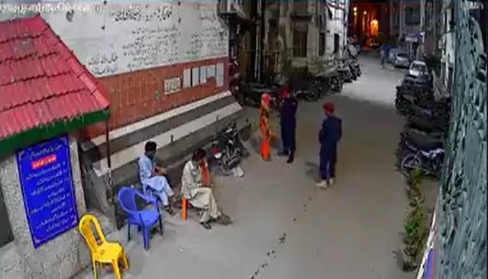Security Guard Arrested For Assaulting Woman In Karachi