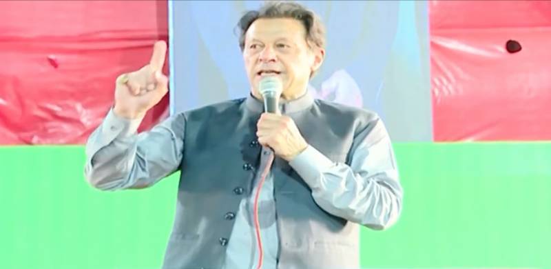Twitterati Censure Imran For 'Dangerous' Remarks About COAS