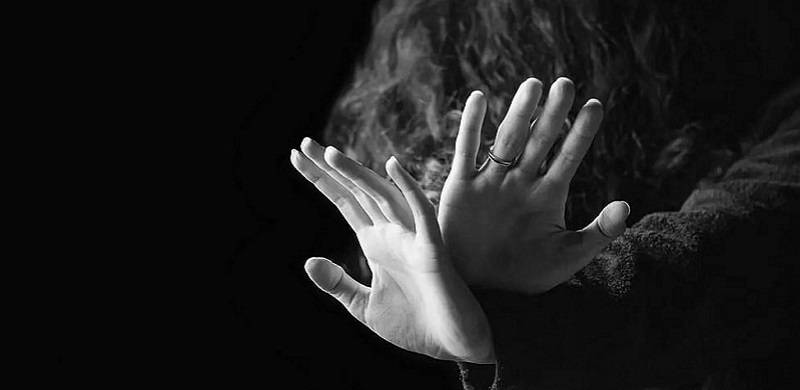 Three Gang-Rape Bangladesh Parlour Woman