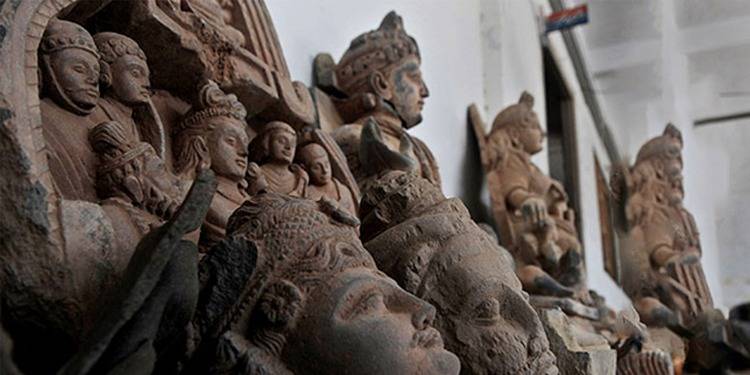 American Man Returns Pakistani Rarity In 'Extraordinary' Example