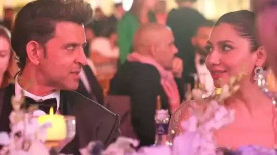Internet Swoons As Mahira, Hrithik Spotted Alongside In Jeddah