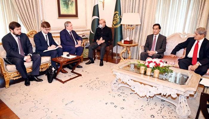 Pakistan Can Get Discounted Russian Crude Oil 'If Shehbaz Calls Putin'