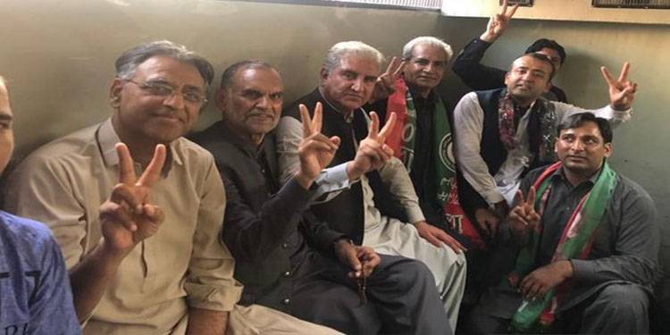 'Shah Mahmood, Asad Umar, Swati Kept In Separate Jails Because They Were Fighting With Each Other'