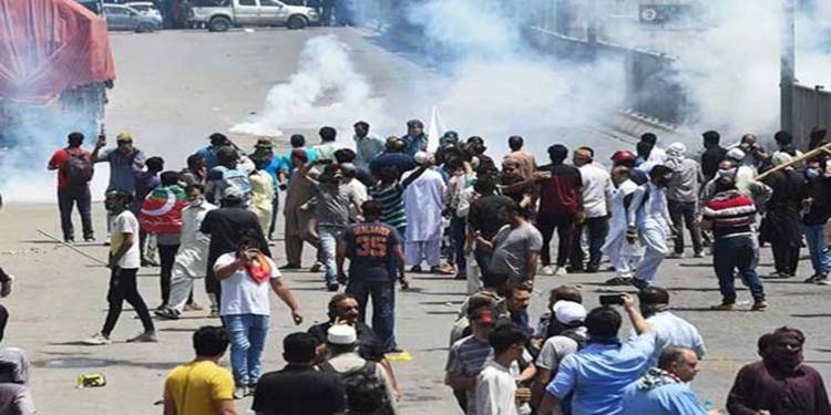 FIR Lodged Against Imran Khan, PTI Leaders For ‘Assaulting Police’