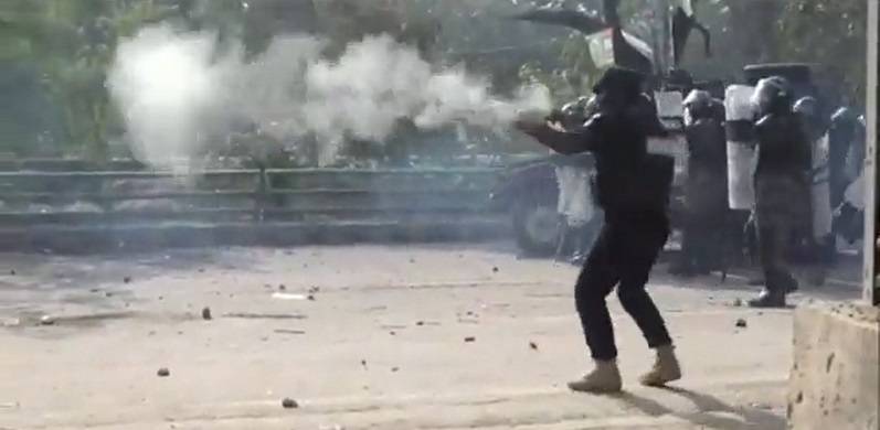 Police Deliberately Refrained From Imran's Arrest: Claims Reporter