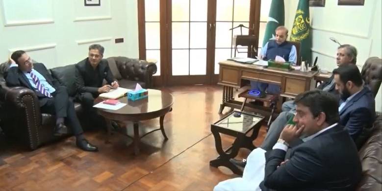 Govt Coalition Expresses No-Confidence In Supreme Court's Three-Member Bench