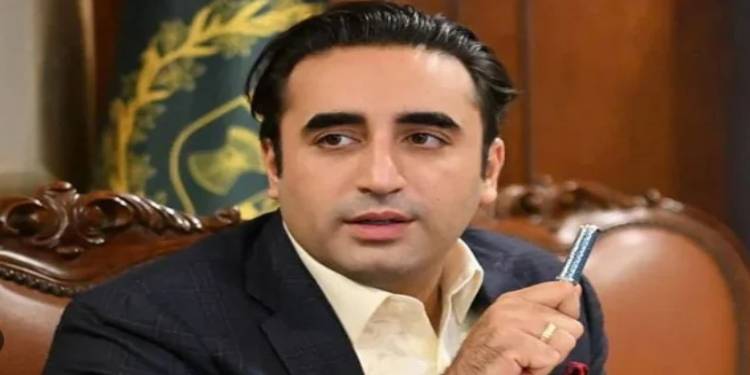 PTI, PML-N Former Lawmakers From South Punjab Join PPP