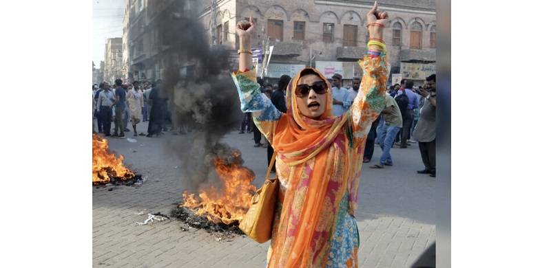 A Riot Gone Wrong: Imran Khan And The Pakistani Middle-Class Conundrum