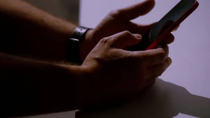 Apple To Update iPhone 12 In France To Address Radiation Concerns