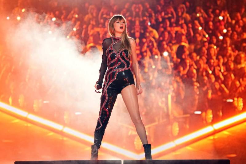 Taylor Swift: Through All the Damned Seasons