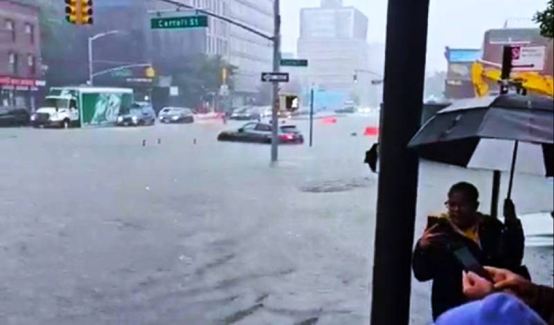 New York Declares State Of Emergency Over Flooding