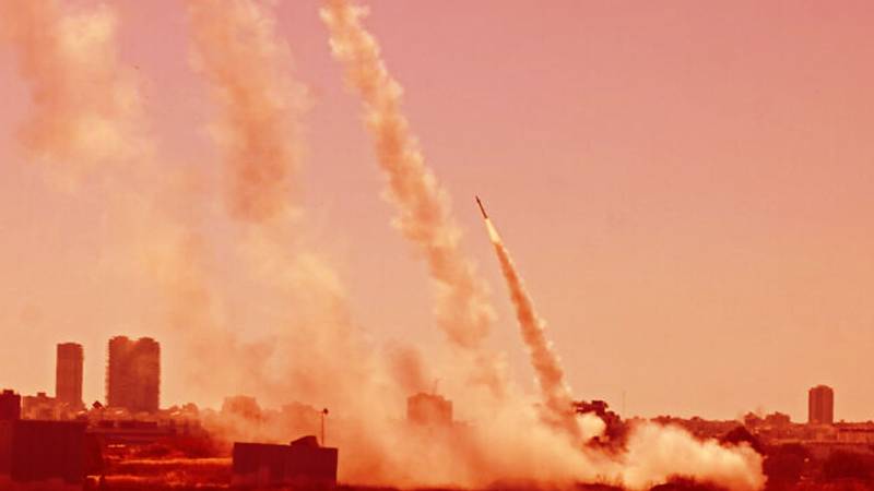 Israel-Hamas Clashes Enter 2nd Day; Over 300 Palestinians Martyred