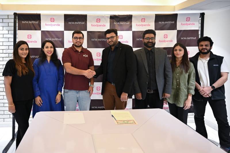 Foodpanda, Sana Safinaz Partnership Opens Gateway To Apparel Industry