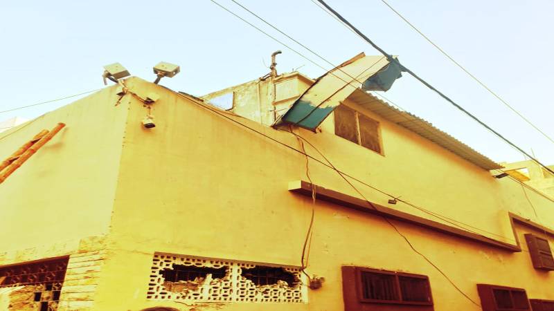 Miscreants Take Policemen Hostage, Vandalize Ahmadiyya Worship Place In Karachi