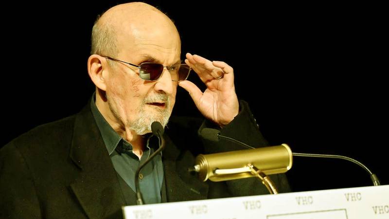 Novelist Salman Rushdie Set To Publish 'Knife' Memoir