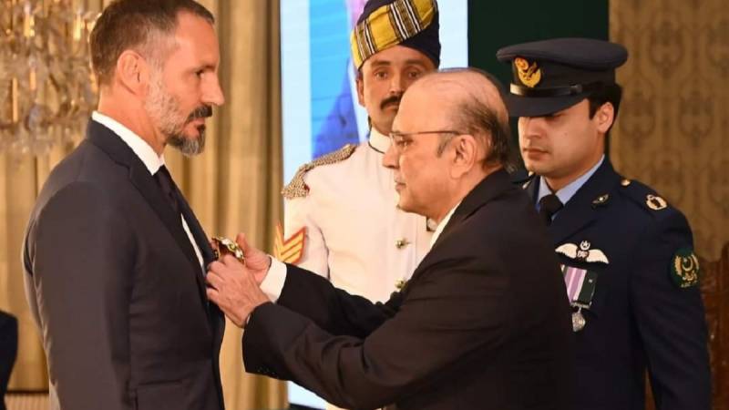 Pakistan Awards Nishan-i-Pakistan To Prince Rahim Aga Khan