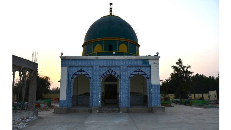 Seven Generations Of Naqshbandis: The Unbroken Chain Of Hisbani Mystics