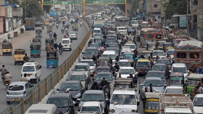 Despite Earning Rs 1.5 Billion, Karachi’s Busiest Road Still Lacks Digital Toll System