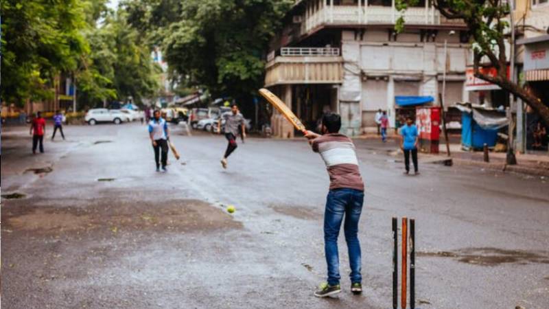 Lahore’s Children Struggle For Safe Outdoor Play Amid Traffic And Shrinking Parks