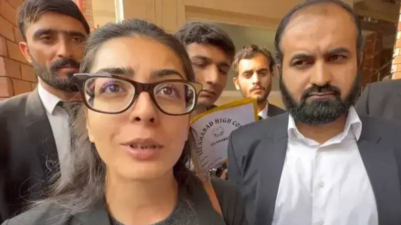 Veteran Journalists Demand Quashing of Politicised Case Against Imaan Mazari, Hadi Chattha