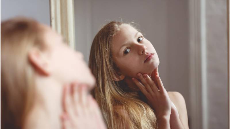 Teen Beauty Pressures: Social Media, Celebrity Standards, And Ethical Care