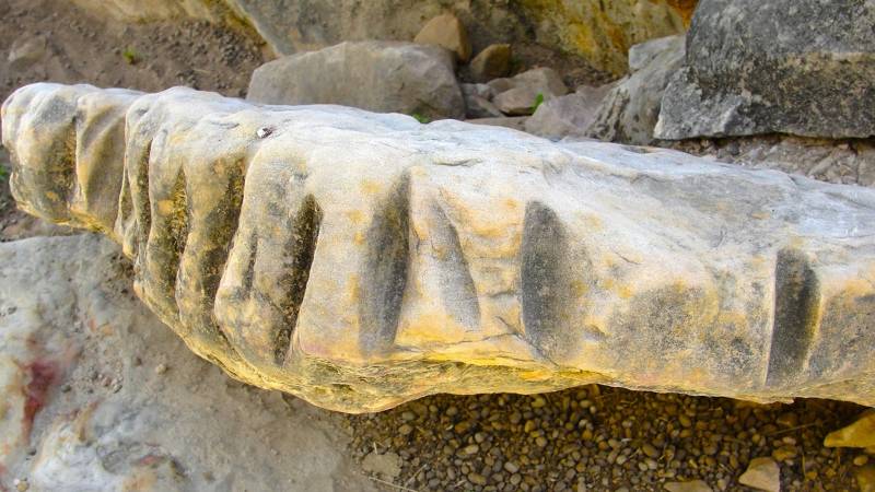 Sharpening Our View Of The Past - Decoding The Axe Grooves In Sindh’s Rock Art