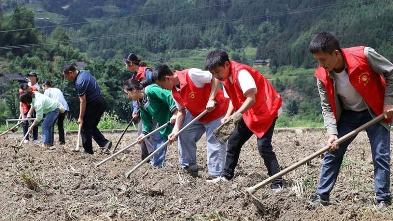 In Foreigners' Eyes: What Galvanises Young People In A Changing China
