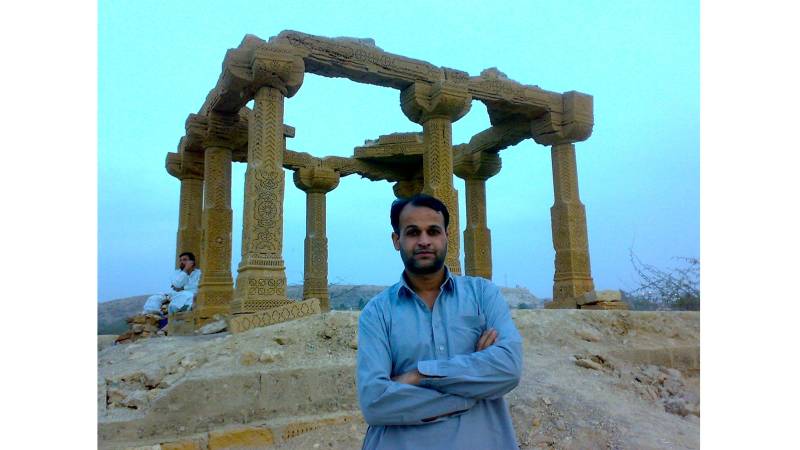 The Burfat Tribe And The Disappearing Funerary Canopies Of Mangho Pir